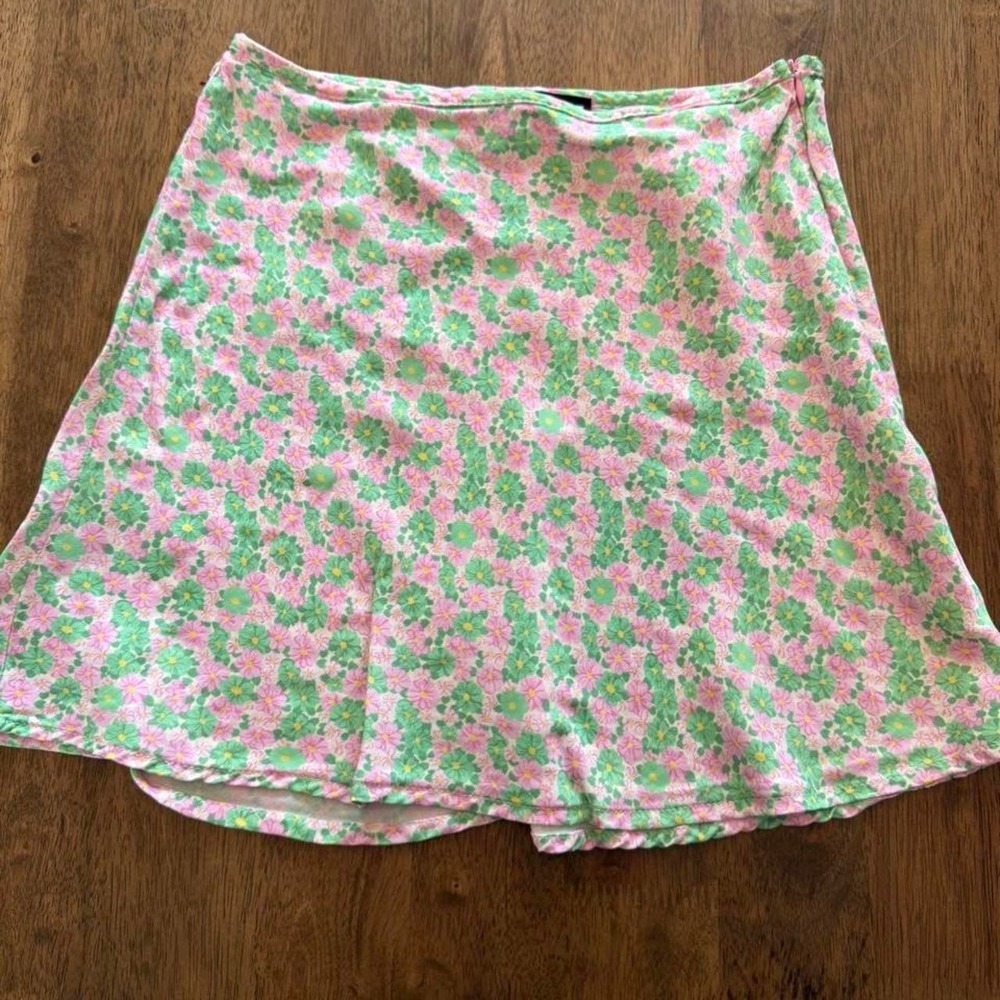 Zara Floral Printed Satin Feel Mini Skirt Small Pink Green Side Zip